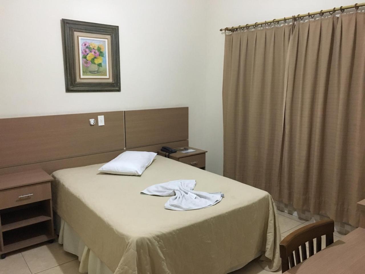Hotel Vila Rica 阿尔费纳斯 外观 照片